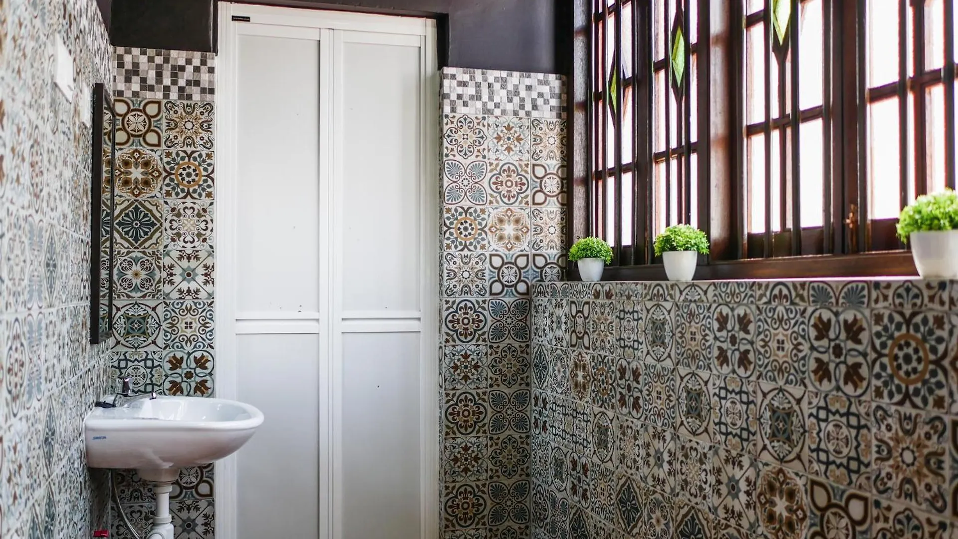 אורחן מלון ג'ורג' טאון Carnarvon Antique Loft